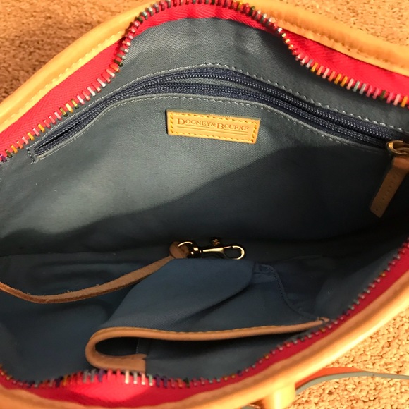 AUTHENTIC, Hard to find, Dooney & Burke hearts bag - Picture 3 of 8